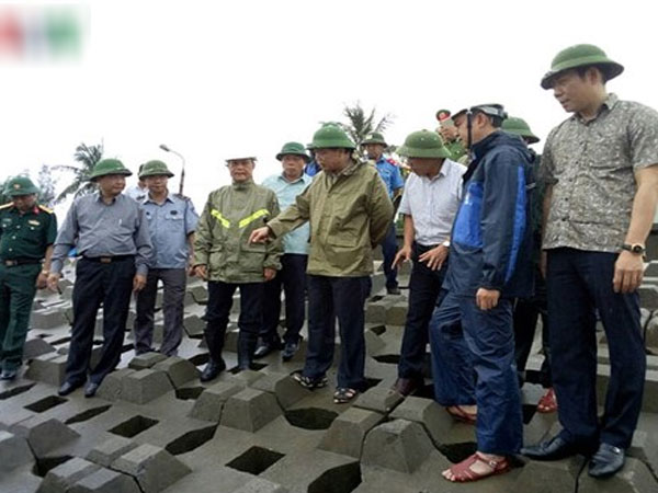 Bộ trưởng Nguyễn Xuân Cường kiểm tra công tác phòng chống bão số 4
