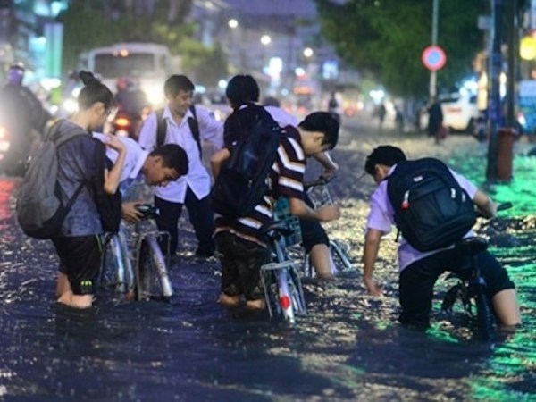 Hà Nội: Học sinh có thể được nghỉ học khi bão số 4 đổ bộ