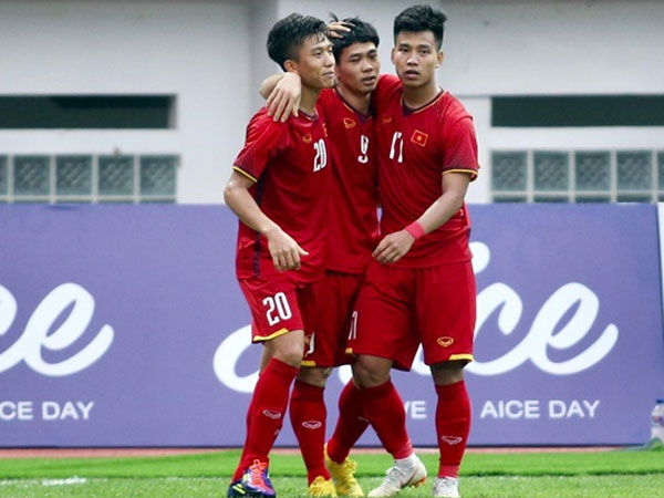 HLV Đoàn Minh Xương: 'Công Phượng có thể đá cắm khi gặp Nepal'