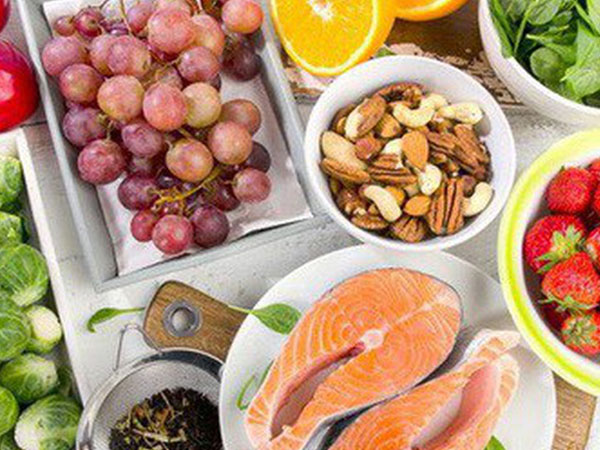 Ngăn ngừa sa sút trí tuệ bằng chế độ ăn