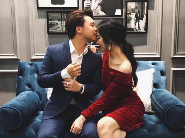 Phản ứng của bạn trai khi chuyện Hoà Minzy cổ vũ Công Phượng trên sân Indonesia bị đem ra bàn tán?