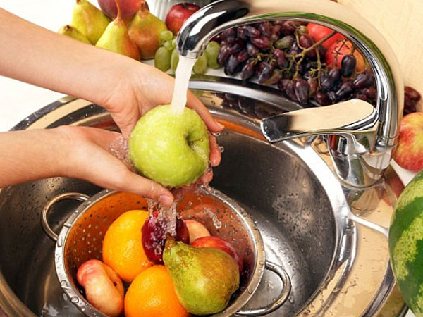 Thế nào là rửa sạch rau và trái cây đúng cách?