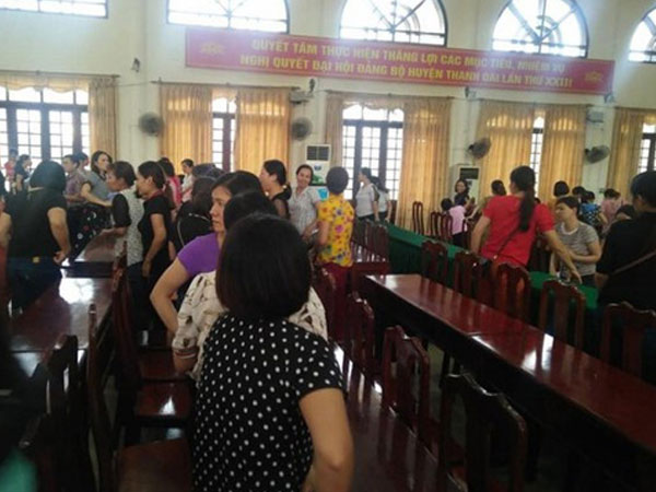 Giáo viên kiện nhà trường