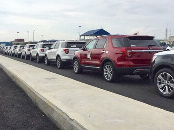 Lô xe Ford Explorer Limited 2018 đầu tiên đã về Việt Nam