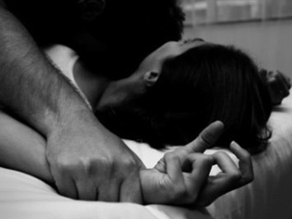 Nam công nhân dụ dỗ bé gái 15 tuổi ngủ chung khi người lớn vắng nhà