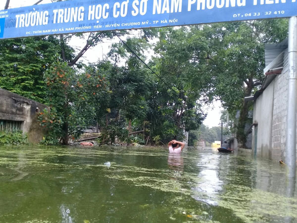 Năm học mới tại rốn lũ Hà Nội: Khó khăn chưa qua, nỗi lo lại tới