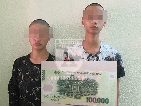 Thanh niên cướp 100.000 đồng trên ban thờ thần tài: 'Bố mẹ bỏ rơi khi cháu chưa biết nói'