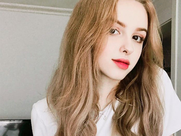 Ngất ngây với vẻ đẹp chuẩn búp bê của hot girl Uzbekistan 21 tuổi sống tại Hàn