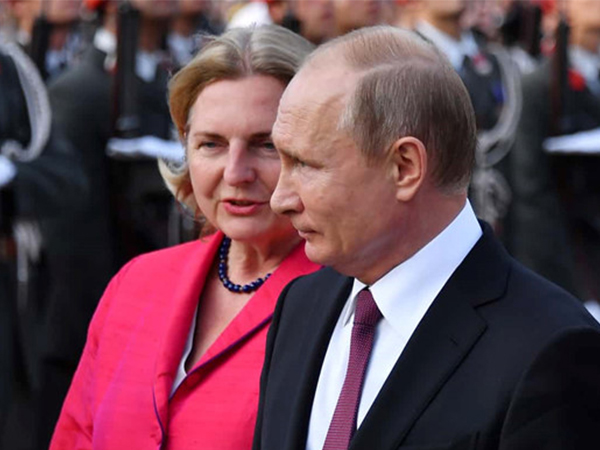 Ngoại trưởng Áo gặp bão chỉ trích vì mời TT Putin dự lễ cưới