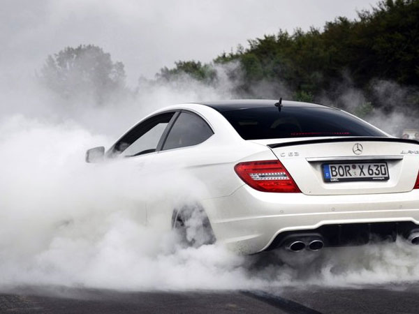 BMW cháy nổ, Volkswagen gian lận: Ô tô Đức còn đáng tin?