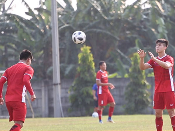 Video: Không khí tập luyện của Olympic Việt Nam trước đại chiến với Nhật Bản