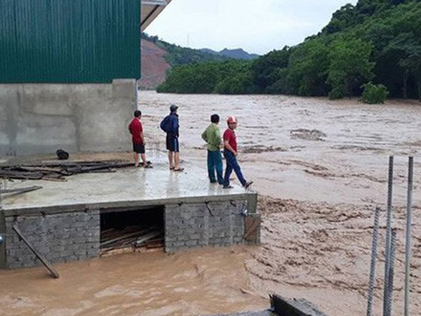 Chủ tịch TP Vinh và đoàn cán bộ đi du lịch đúng thời điểm bão vào: 'Chỉ là nghỉ phép thôi'