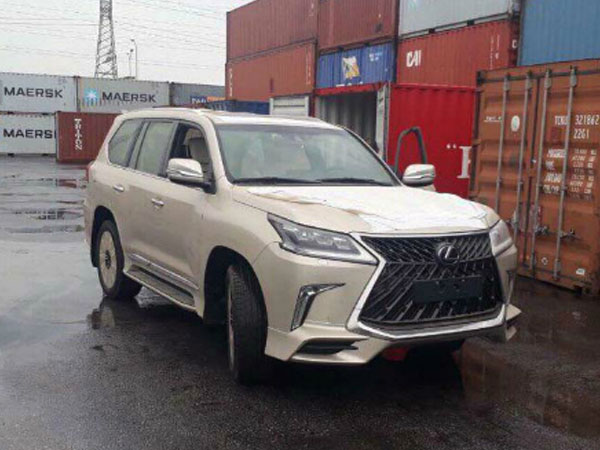 Lexus LX570 bản 4 chỗ giá gần 11 tỷ đầu tiên về Việt Nam