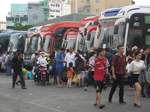 Tăng giá vé xe dịp lễ 2.9: Chèn ép, bắt chẹt người lao động