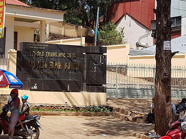 Bắt nữ hiệu phó tham ô 170 triệu
