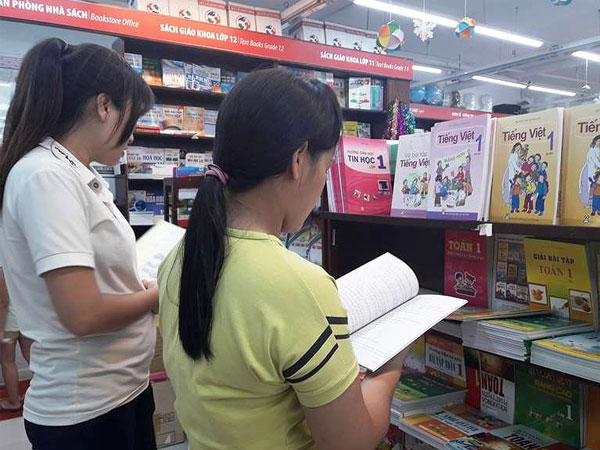 Đầu năm, thiếu sách giáo khoa lớp 1, vì sao?
