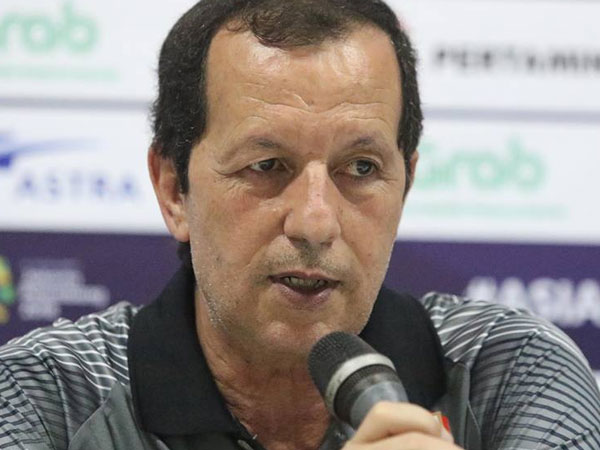 HLV Bahrain: 'Tôi mù tịt về U23 Việt Nam'