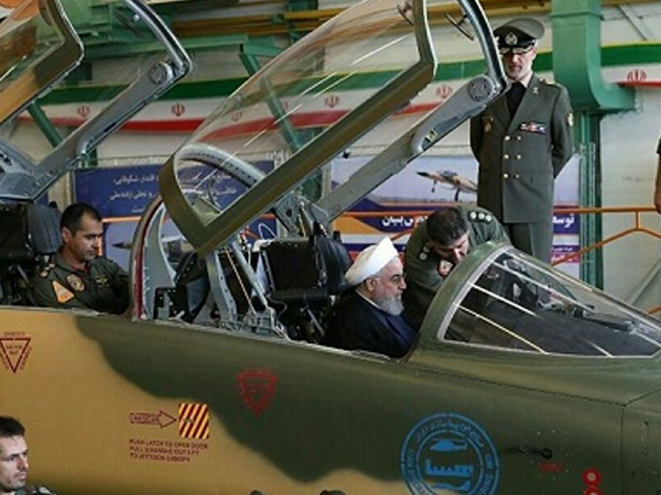 Iran ra mắt chiến đấu cơ nội địa đầu tiên