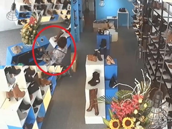 Nữ nhân viên cửa hàng giày liên tục trộm cắp tiền của chủ