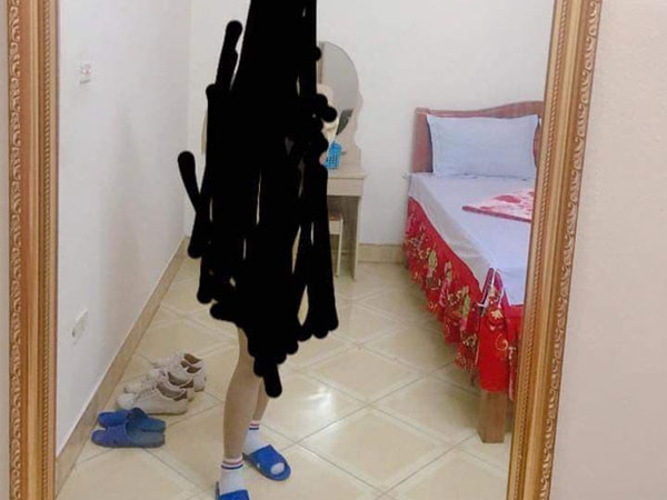 Người yêu chụp ảnh gửi về báo 'đang ở nhà anh chị', chàng trai chết lặng phát hiện mình bị cắm sừng