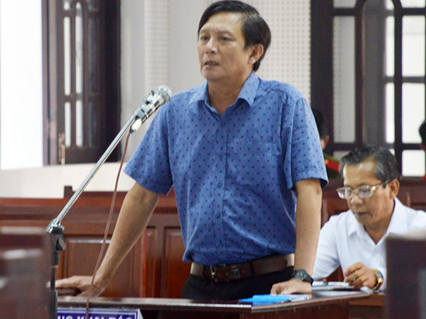 Nguyên chi cục trưởng thi hành án lĩnh 18 tháng tù