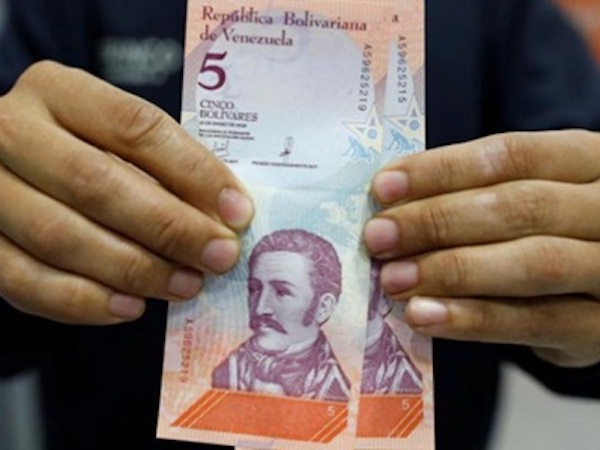 Venezuela tê liệt sau khi phát hành đồng tiền mới