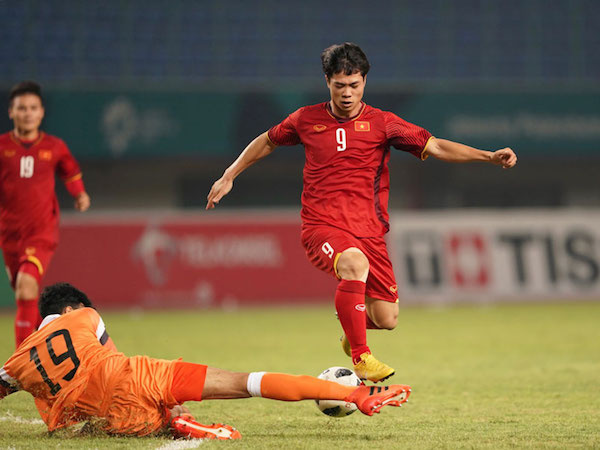 Video: Công Phượng ghi bàn đẳng cấp vào lưới Olympic Bahrain