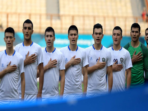 Đá hơn người, U23 Uzbekistan đoạt vé tứ kết