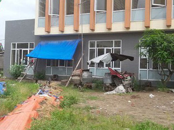 Trạm y tế tiền tỷ bỏ hoang ở Hà Nội