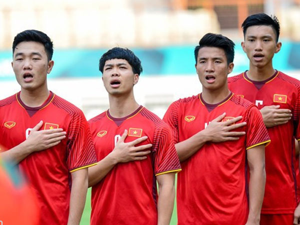 Video: Olympic Việt Nam có mặt tại sân, sẵn sàng trận gặp Bahrain