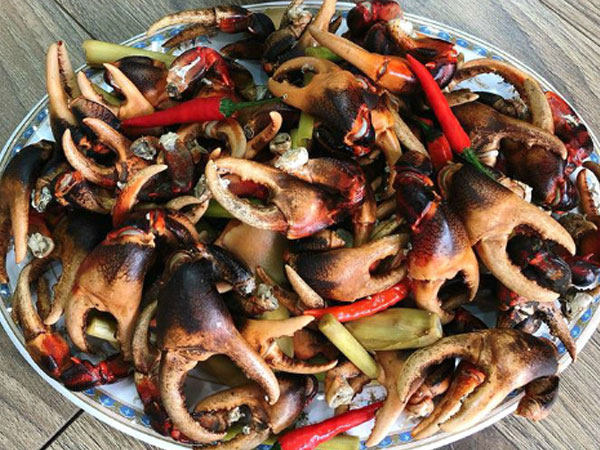 Càng cua đồng giá nửa triệu một kg