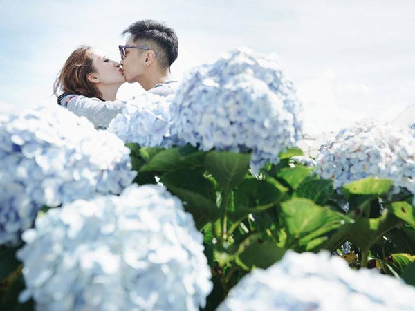 Phan Hiển, Khánh Thi trao nhau nụ hôn ngọt ngào sau tin đồn lục đục