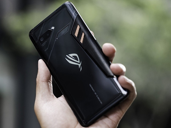 Điện thoại chơi game ROG Phone sắp có phiên bản giá rẻ hơn