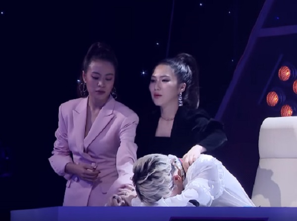 The Debut tập 12: Đức Phúc gục đầu khóc nức nở vì mất sạch thí sinh bởi Hương Tràm