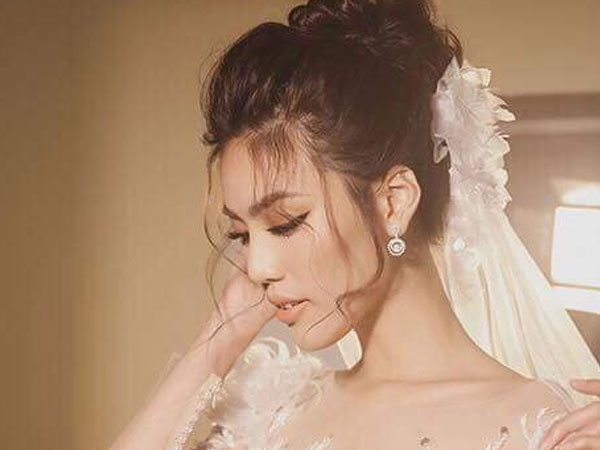 Lan Khuê diện váy cô dâu, khoe nhan sắc xinh đẹp trước ngày lên xe hoa với bạn trai đại gia