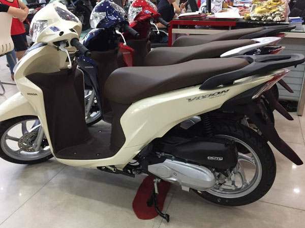 Bảng giá xe ga Honda mới nhất: Vision, SH giảm giá tháng cô hồn