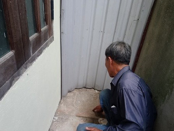 Bé gái sơ sinh còn nguyên dây rốn bị bỏ rơi trong chùa ở Huế