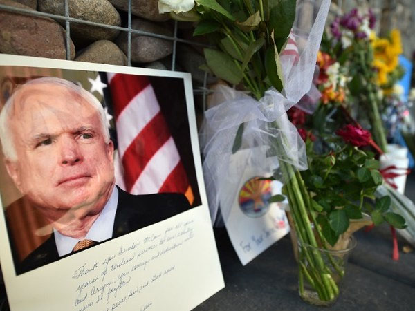 Người Mỹ tiếc thương John McCain