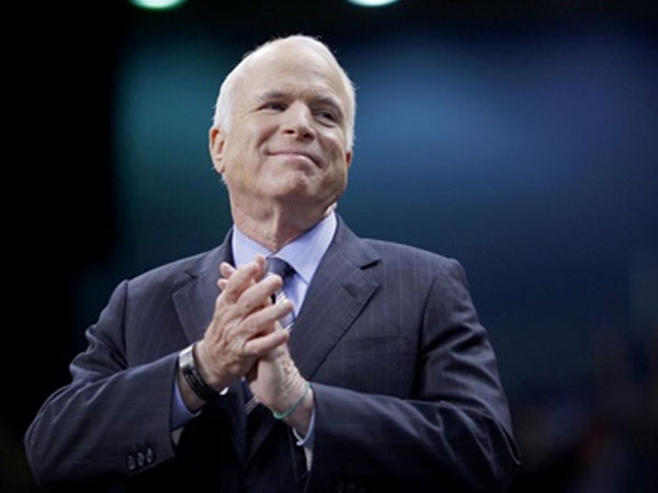 Nhà Trắng treo cờ rủ tưởng nhớ John McCain