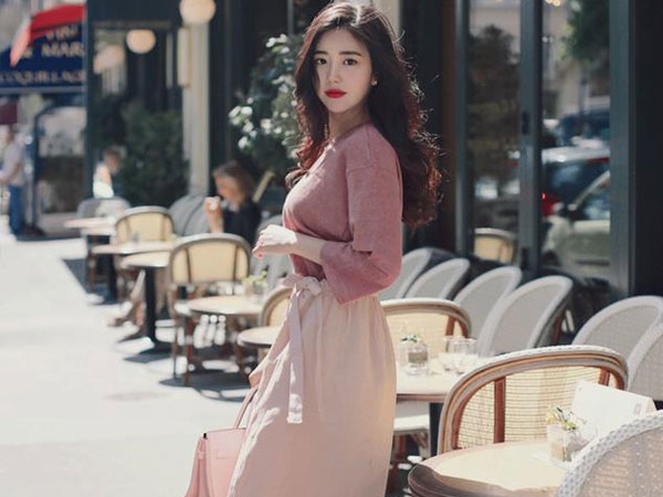 Váy thắt nơ vừa hết hot, chị em lại săn lùng kiểu 'quần thắt nơ của mẹ' để diện thu
