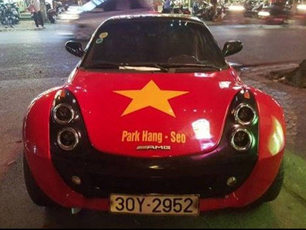 Dàn 'quái xế', siêu xe thi nhau độ cổ động U23 Việt Nam