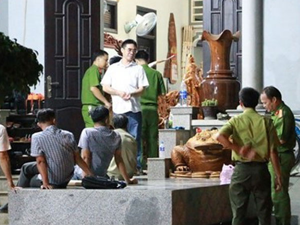 Mánh khóe tiếp tay cho trùm gỗ lậu Phượng 'râu' của Hạt trưởng Hạt kiểm lâm