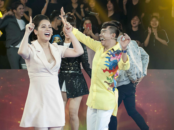 Nhật Kim Anh, Diễm My dừng quay, mừng chiến thắng của Olympic Việt Nam