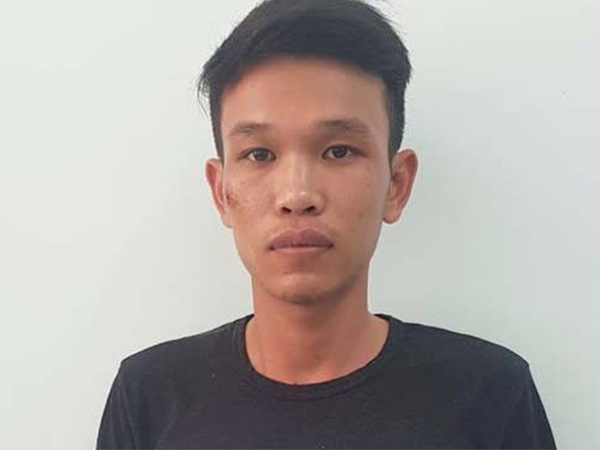 Thanh niên đâm chết bạn gái vì bị chê ít học