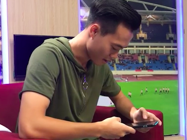 Video: Văn Toàn U23 Việt Nam khoe giọng hát siêu mượt mà 'đốn tim' fan