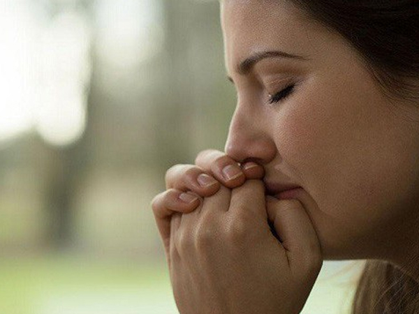 Phát hiện 3 cây vàng trong ruột gối cũ, tôi đem trả còn bị mẹ chồng mắng mỏ xỏ xiên