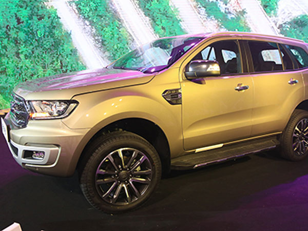 Ford Everest 2018 giá cao nhất 1,4 tỷ, cuộc đua mới cùng Fortuner