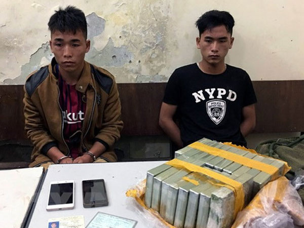 Hai anh em ruột vận chuyển 18 bánh heroin ở 'thánh địa' ma túy