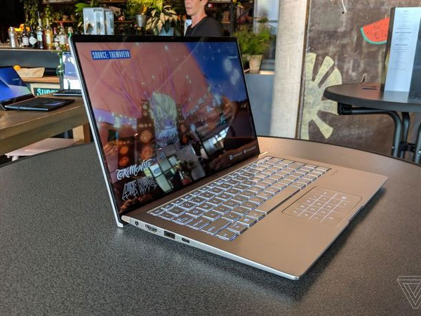 Laptop màn hình không viền của Asus, giá từ 900 USD