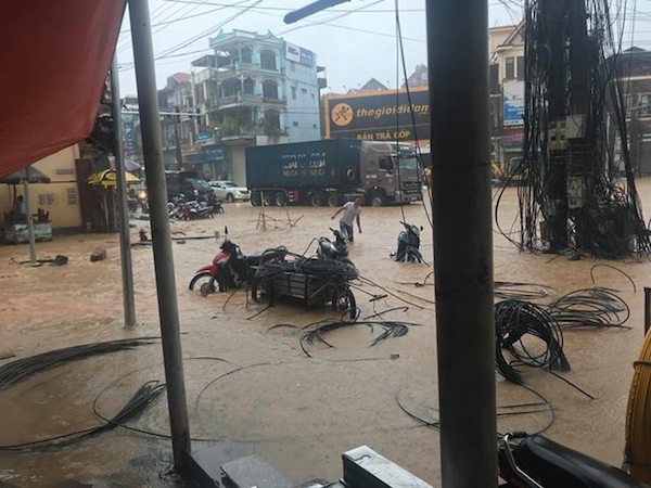 Mưa lớn liên tiếp, Hạ Long 'thất thủ'